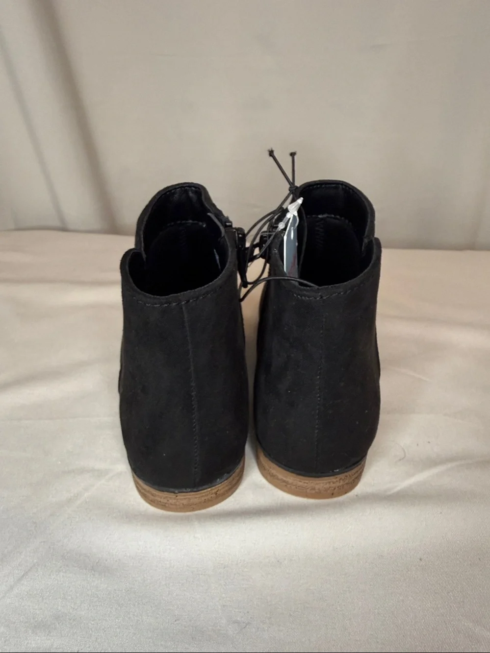 Cat & Jack kids black Penelope ankle boots zippers new faux suede 11